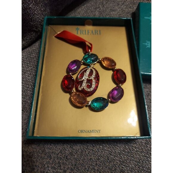 Trifari Vintage "B" Monogram Jeweled Holiday Ornament Rhinestones W/Box - Picture 3 of 6